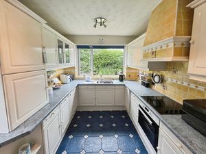 Kitchen- click for photo gallery